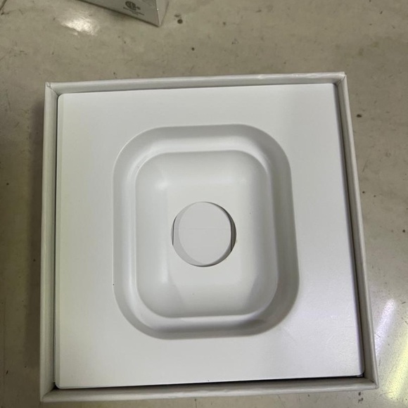 Airpod gen 2 Brand new in box - Picture 4 of 5